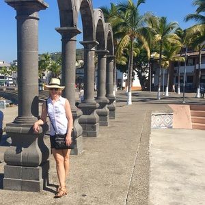 Meet your Posher, Lori